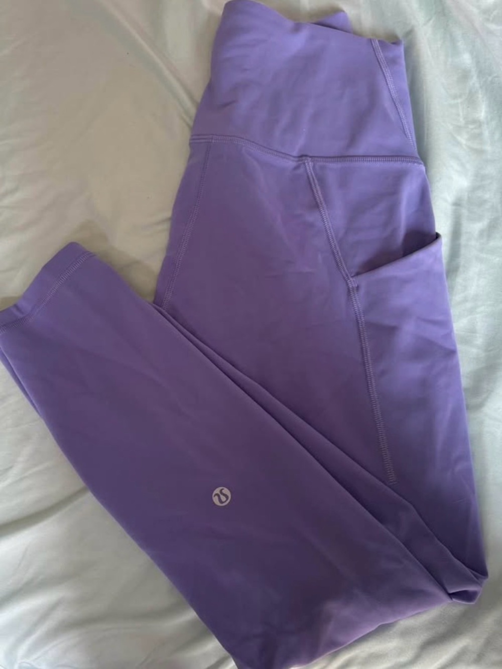VGUC Lululemon Wunder Train with pockets purple size 6